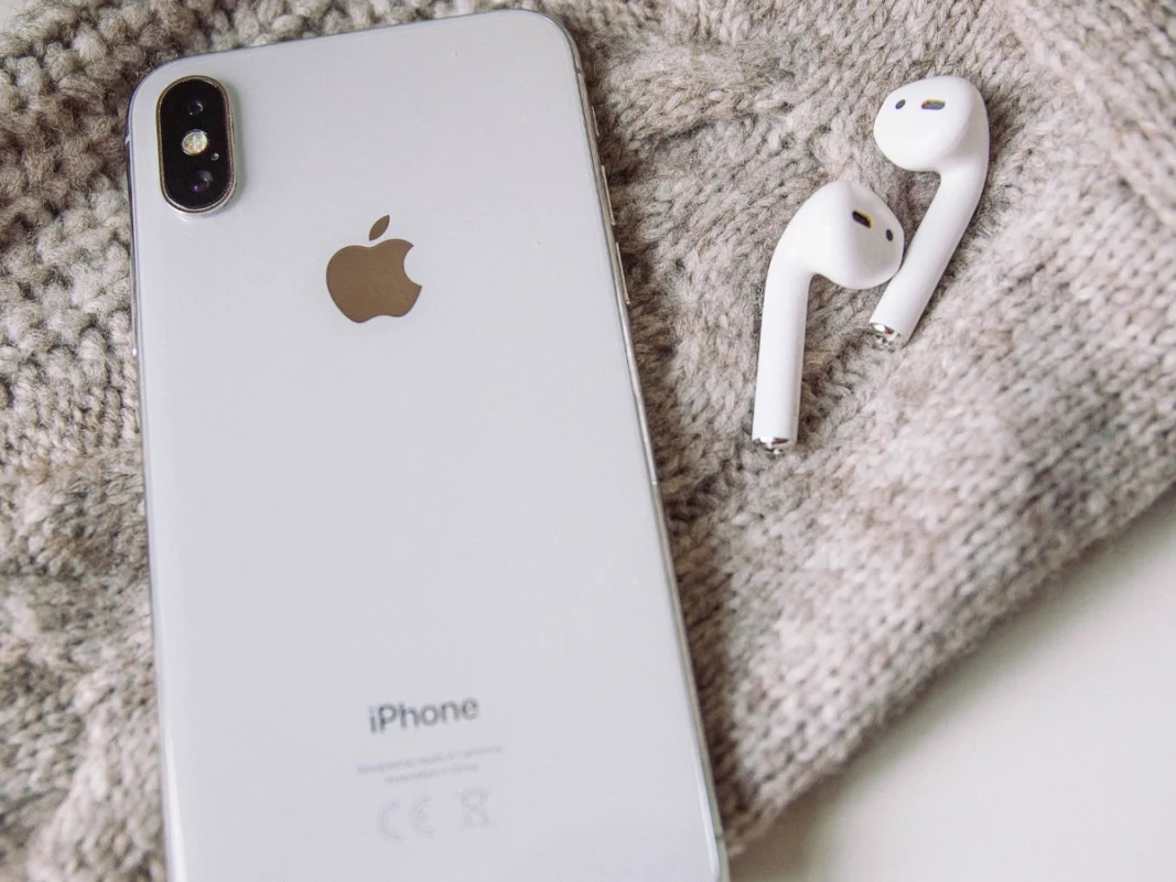 Apple AirPods 4 Wireless Earbuds