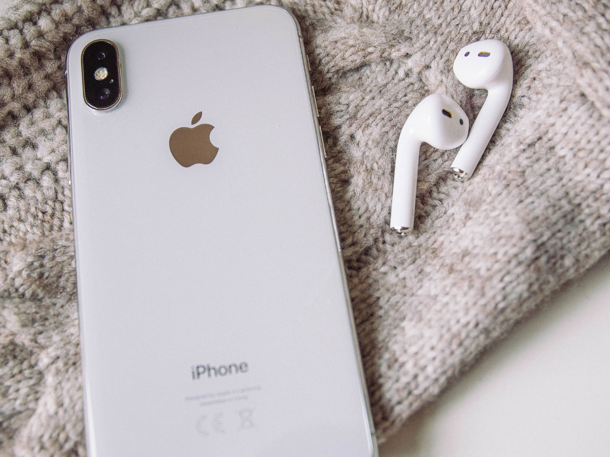 Apple AirPods 4 Wireless Earbuds